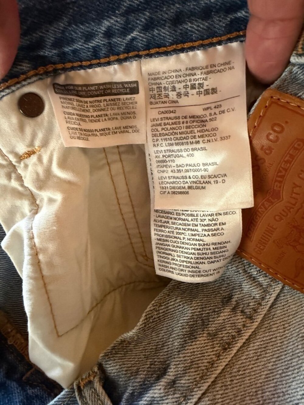 Levis 501 Vintage High-Waisted Distressed Denim Shorts With Frayed Hem & Button - Picture 6 of 7